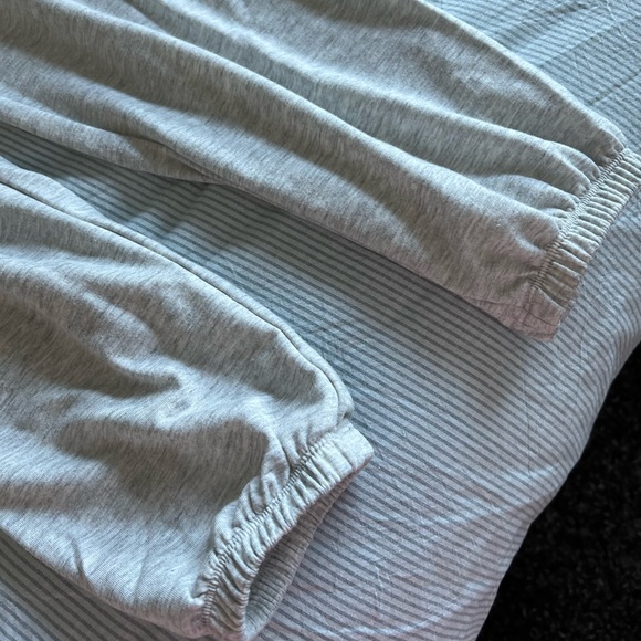 Joe Fresh Onesie/Romper - Picture 2 of 4